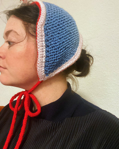 Knitted bonnet red+blue