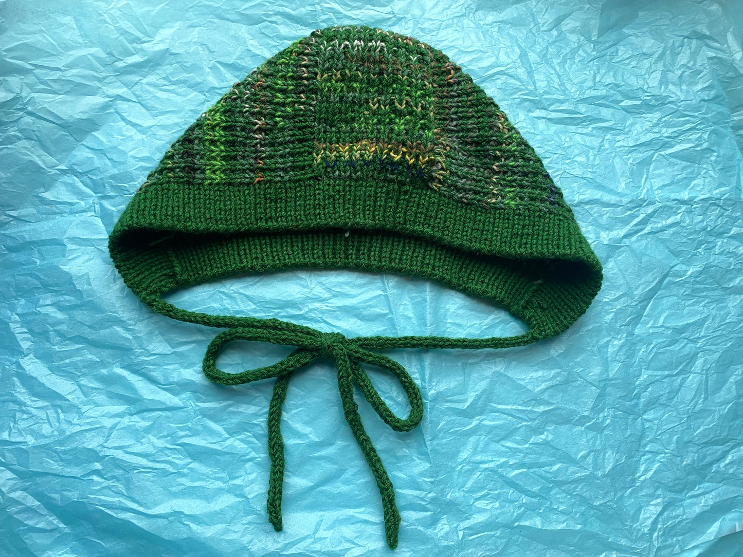 Knitted bonnet green