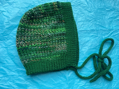 Knitted bonnet green