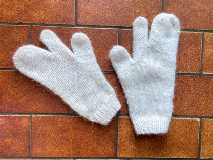 PATTERN - Luna Tabi Mittens 