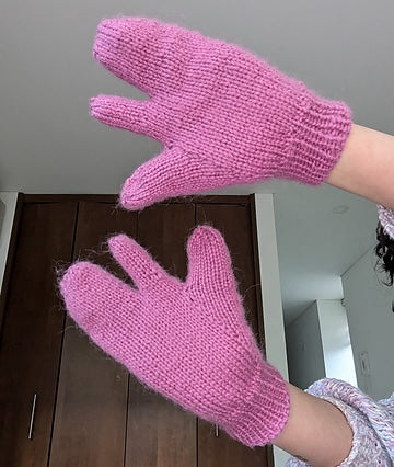 PATTERN - Luna Tabi Mittens 