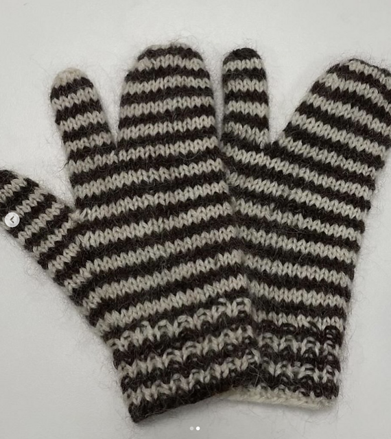 PATTERN - Luna Tabi Mittens 